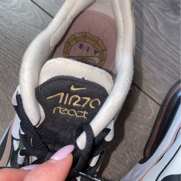 Nike Air270 React - Picture 2 of 3